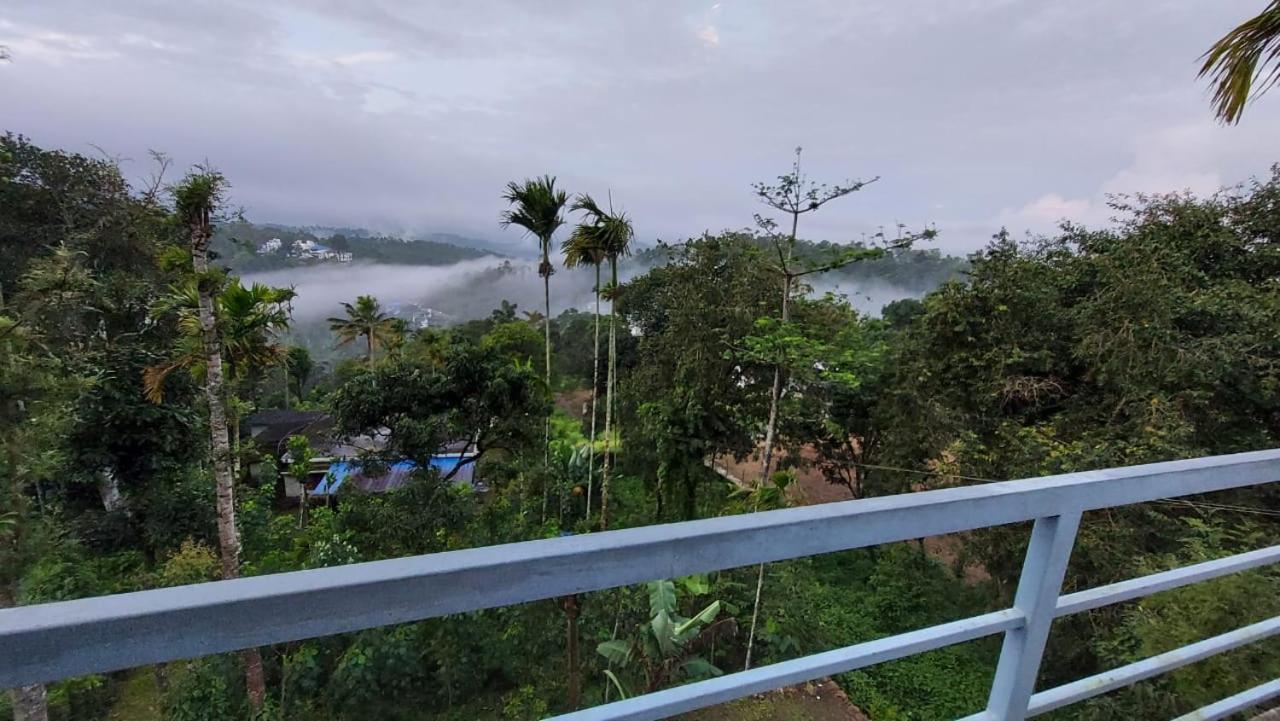 Greenpepperhomestay Munnar Anaviratty 外观 照片